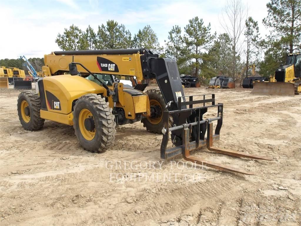 CAT TL943D Телескопические погрузчики