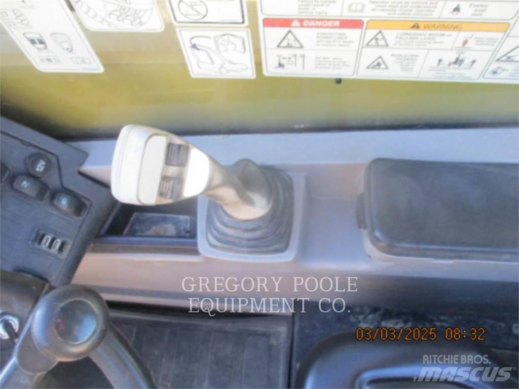 CAT TL943D Телескопические погрузчики