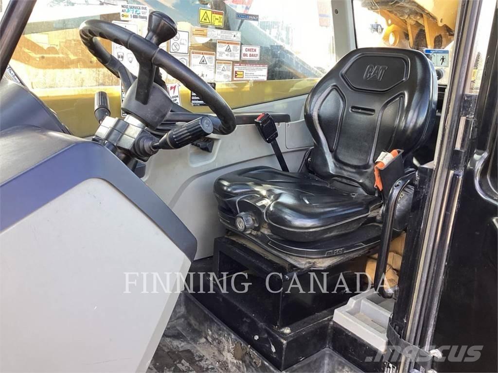 CAT TL943D Телескопические погрузчики