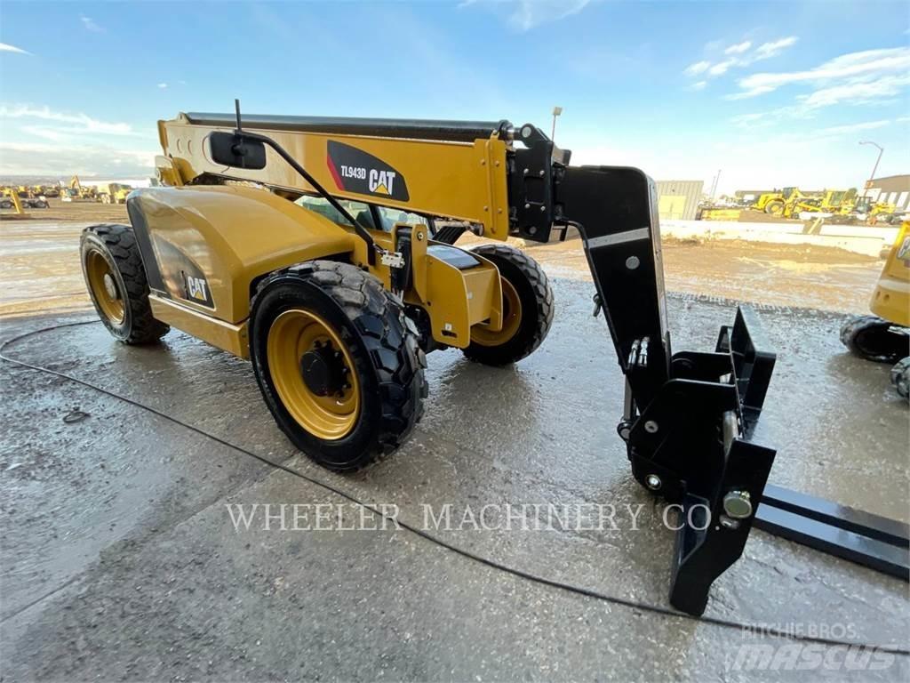 CAT TL943D CB Телескопические погрузчики