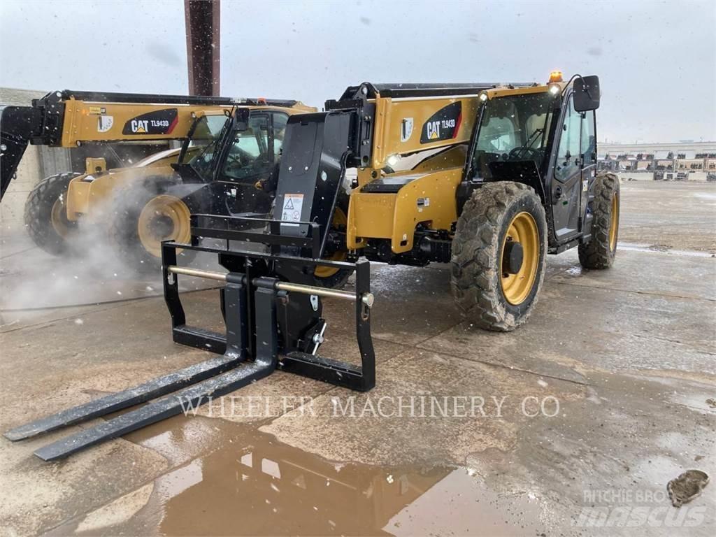CAT TL943D CB Телескопические погрузчики
