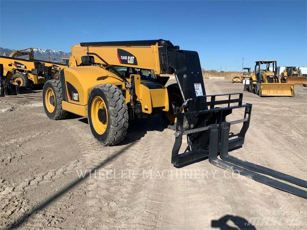 CAT TL943D CB Телескопические погрузчики
