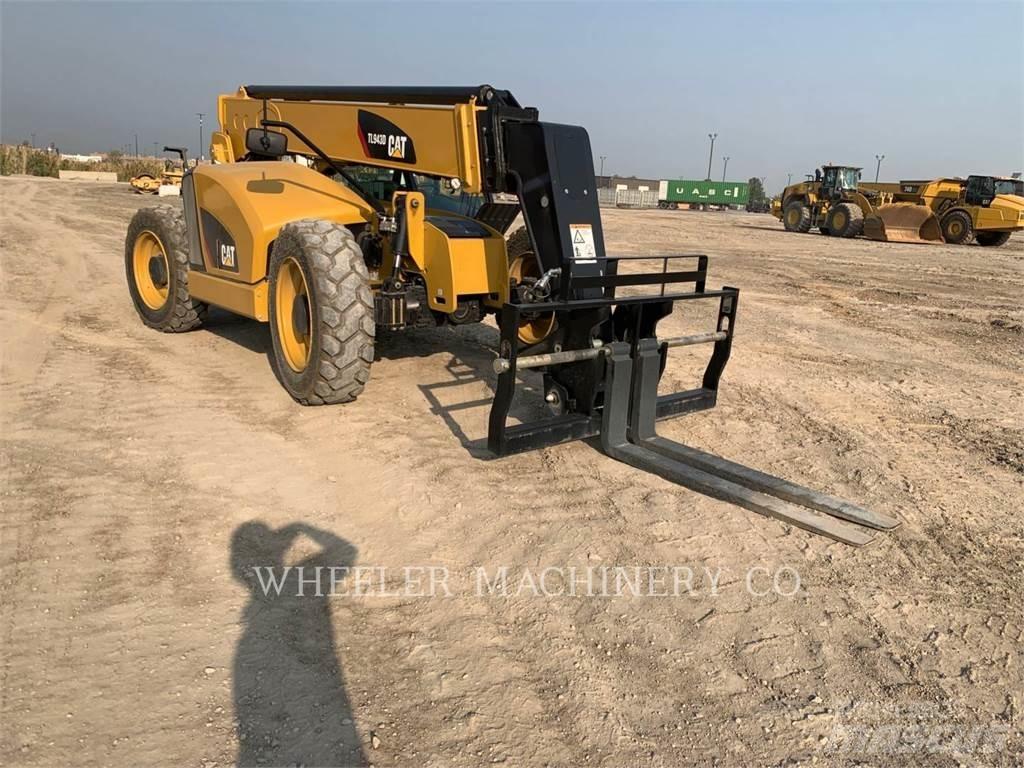 CAT TL943D CB Телескопические погрузчики