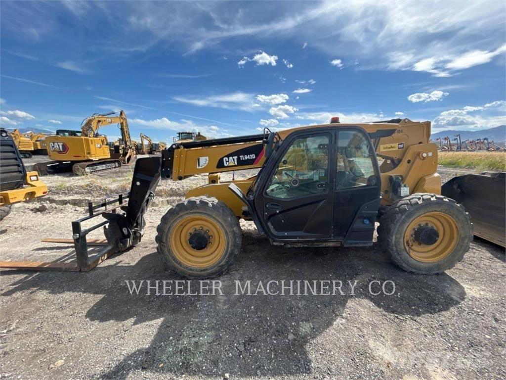 CAT TL943D CB Телескопические погрузчики