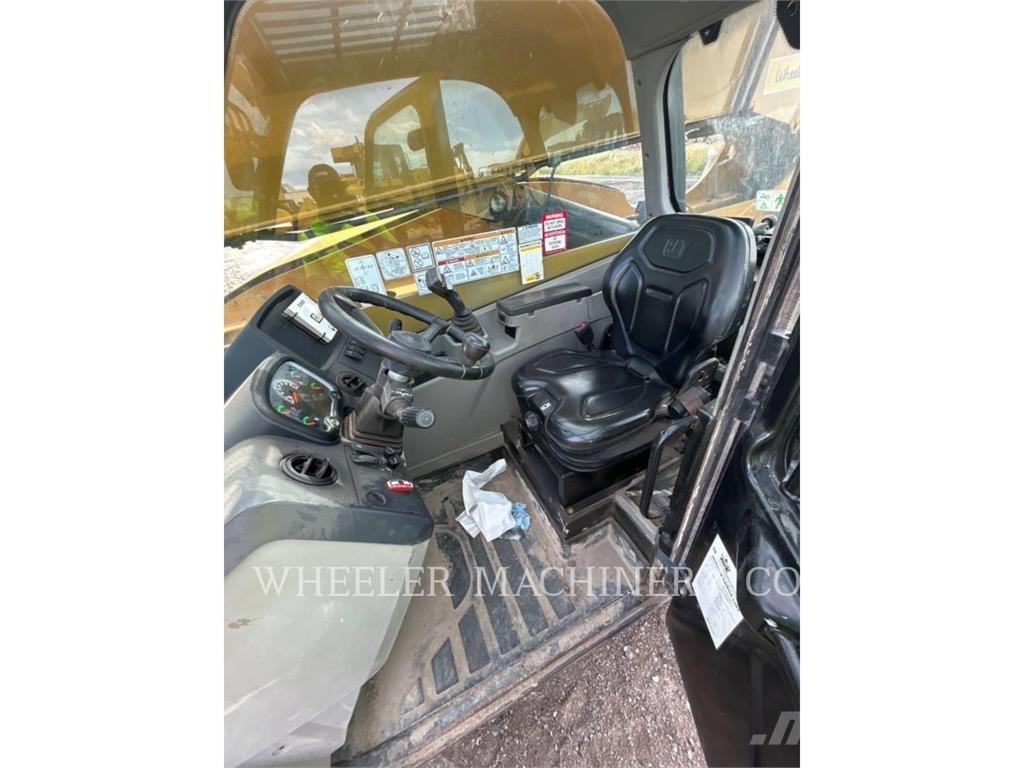 CAT TL943D CB Телескопические погрузчики