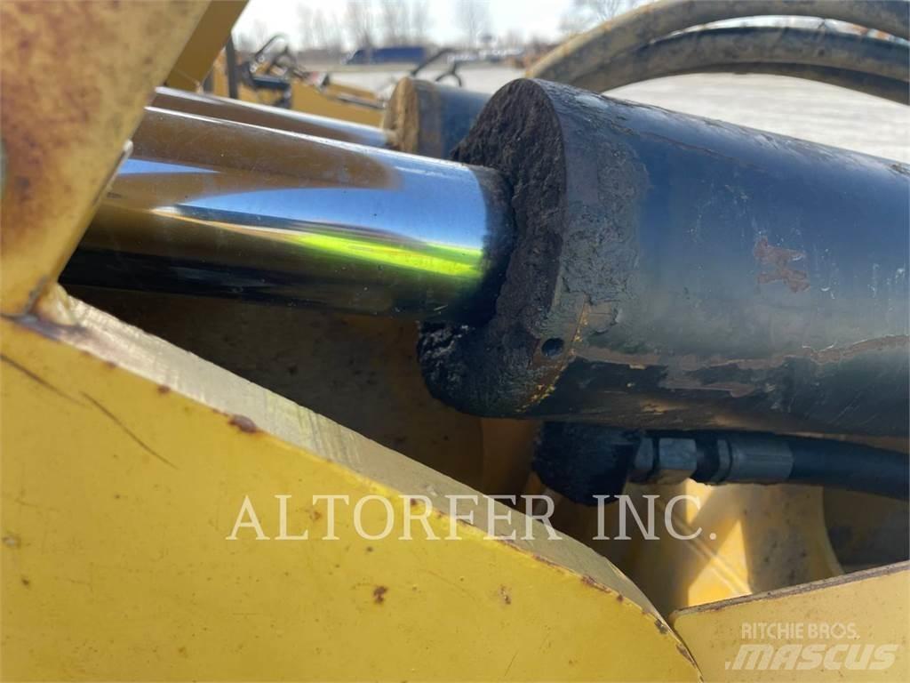 CAT TS180 Скреперы