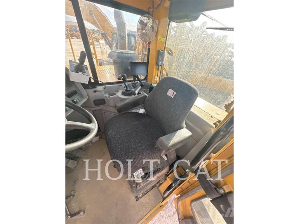 CAT W00 621G Скреперы
