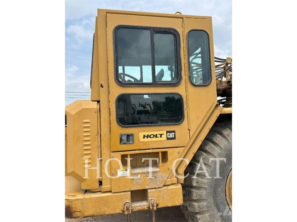 CAT W00 621G Скреперы