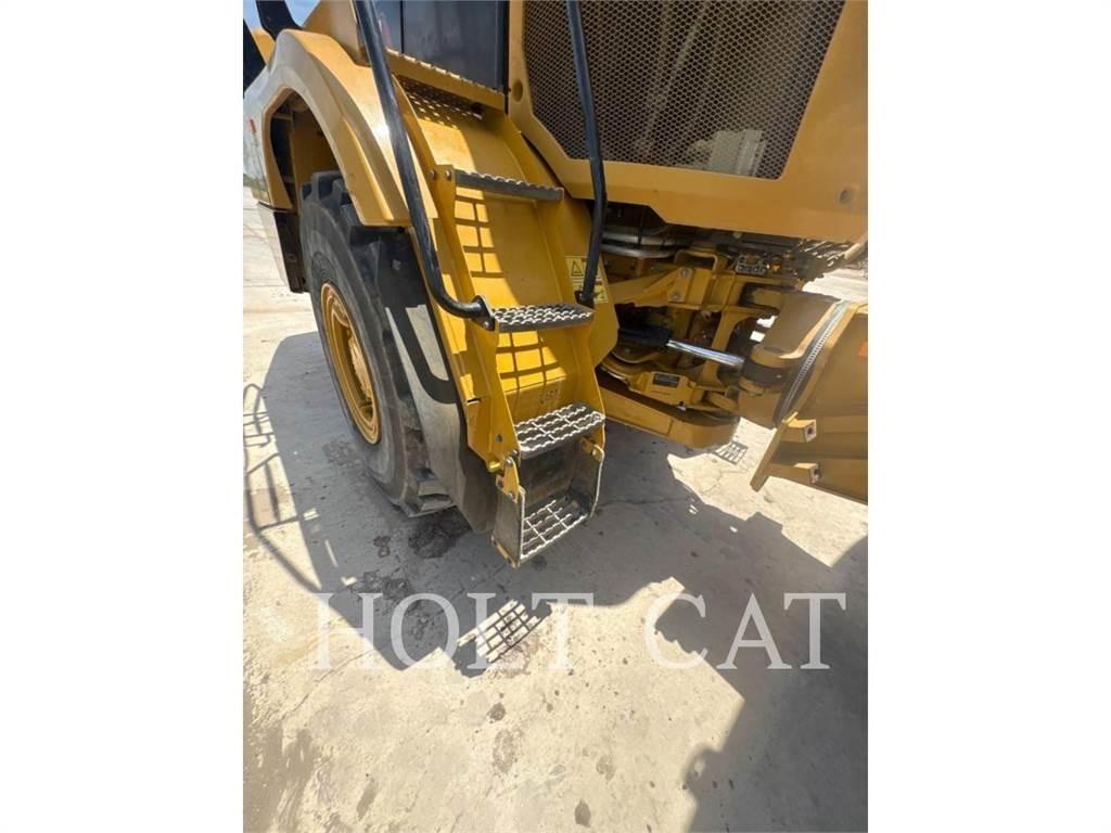 CAT W00 725 Грузовики-цистерны