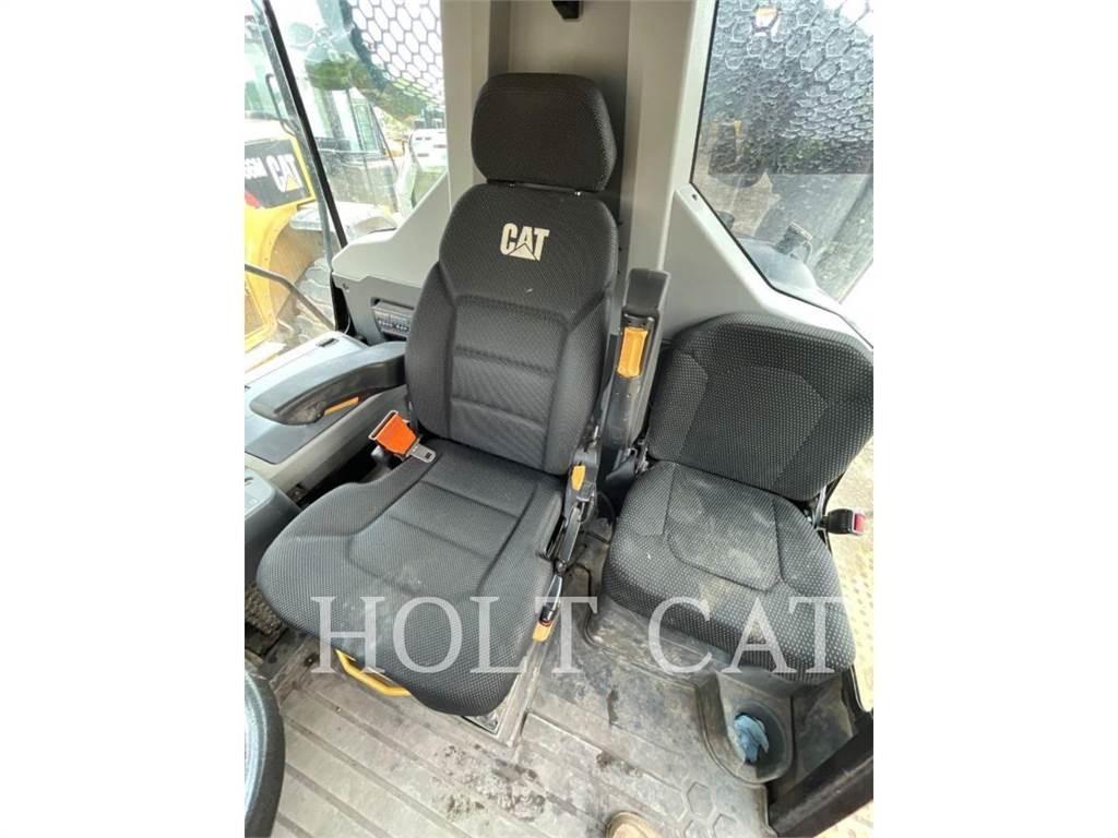 CAT W00 730 Грузовики-цистерны