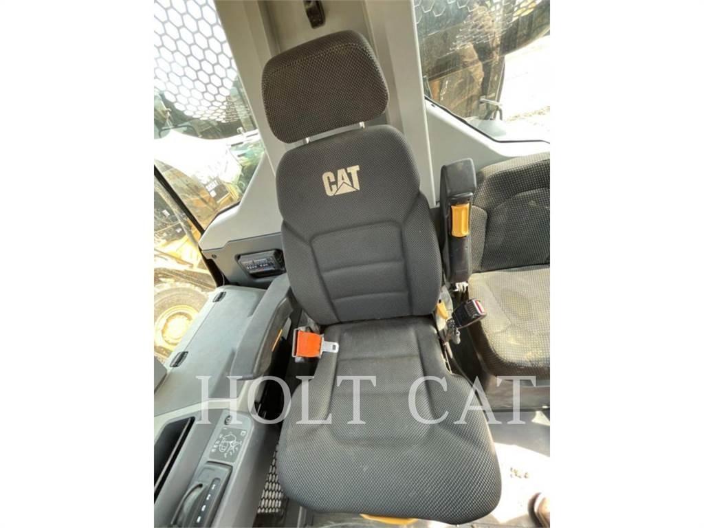 CAT W00 730 Грузовики-цистерны