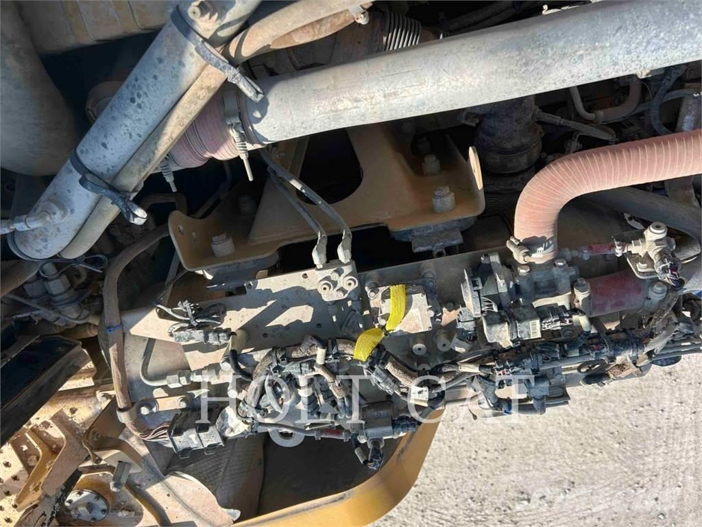 CAT W00 730C Шарнирно-сочленённые самосвалы