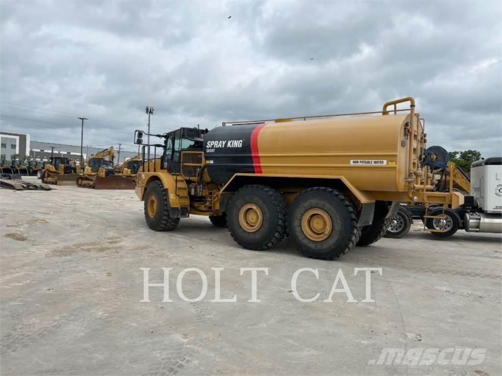 CAT W00 740GC Грузовики-цистерны