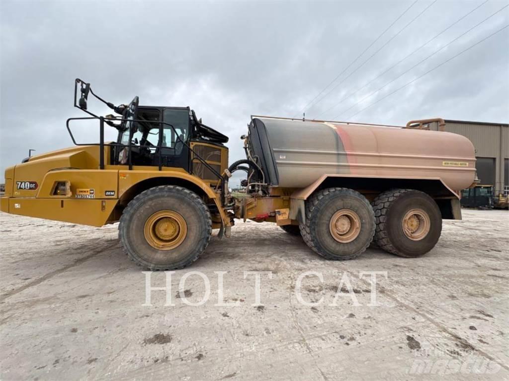 CAT W00 740GC Грузовики-цистерны