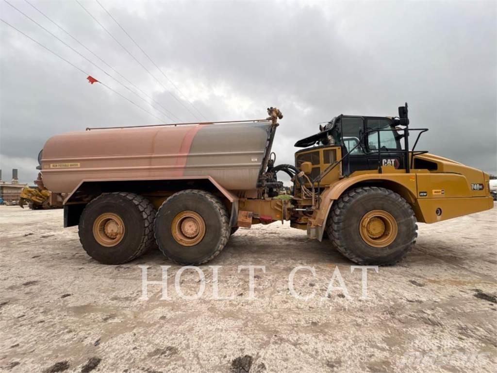 CAT W00 740GC Грузовики-цистерны