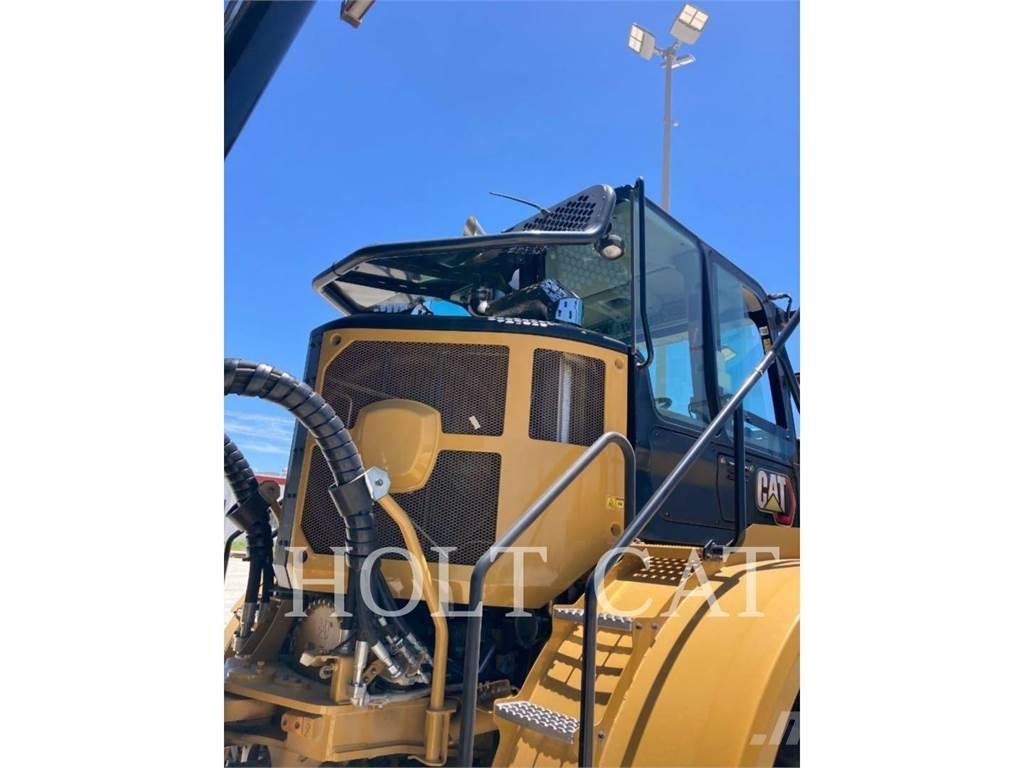 CAT W00 740GC Грузовики-цистерны