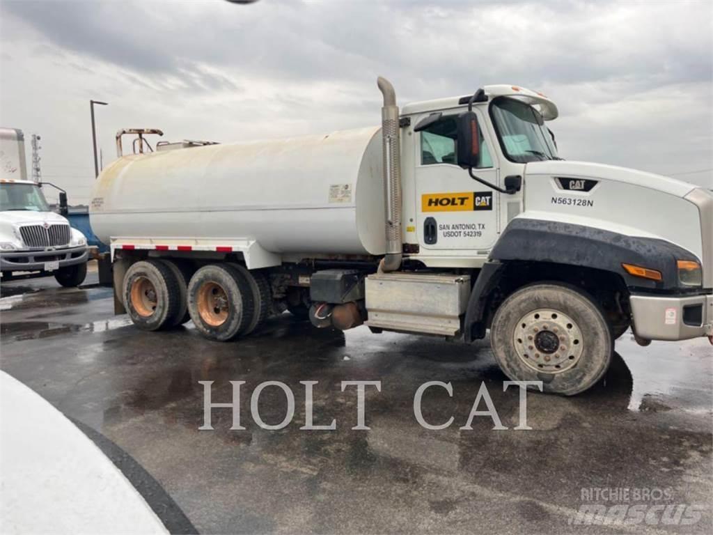 CAT WATER 4000 Грузовики-цистерны