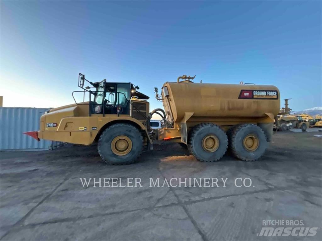 CAT WT 740 GC Грузовики-цистерны
