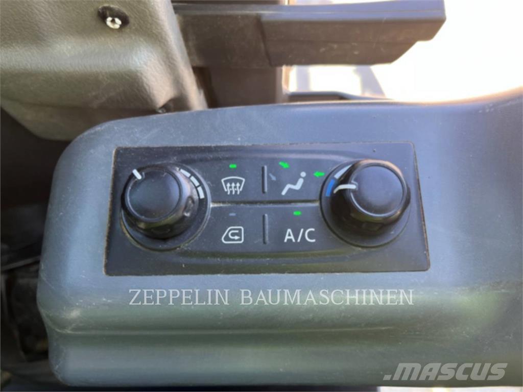 Doosan DX63-3 Гусеничные экскаваторы