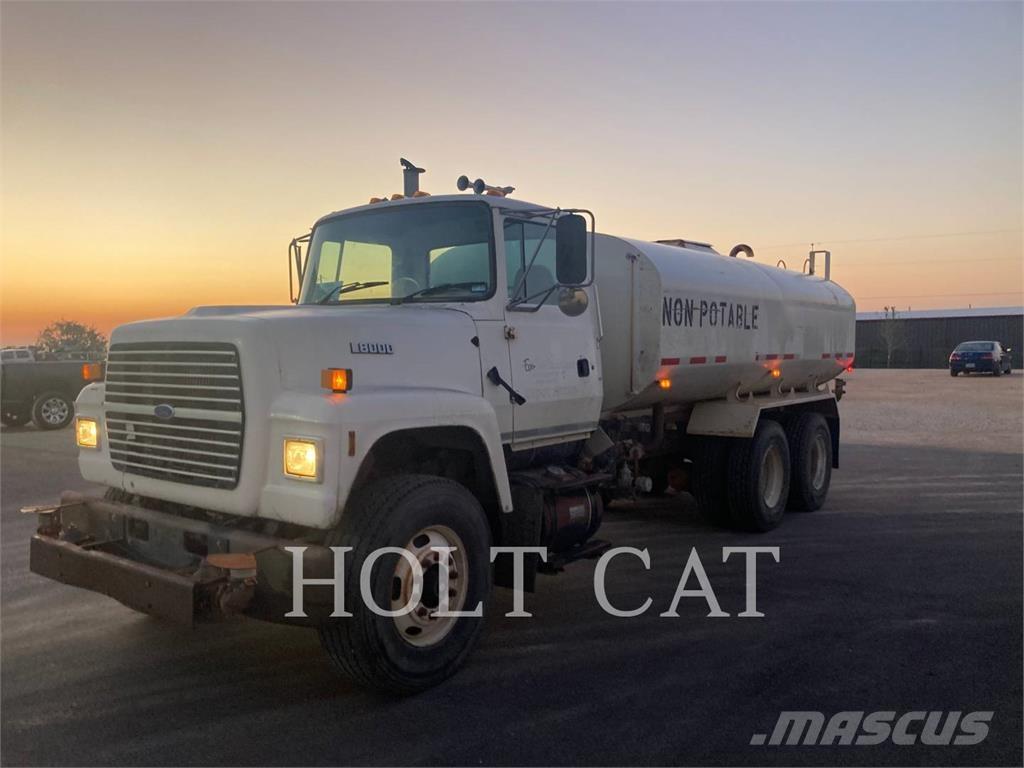 Ford L8000 Грузовики-цистерны