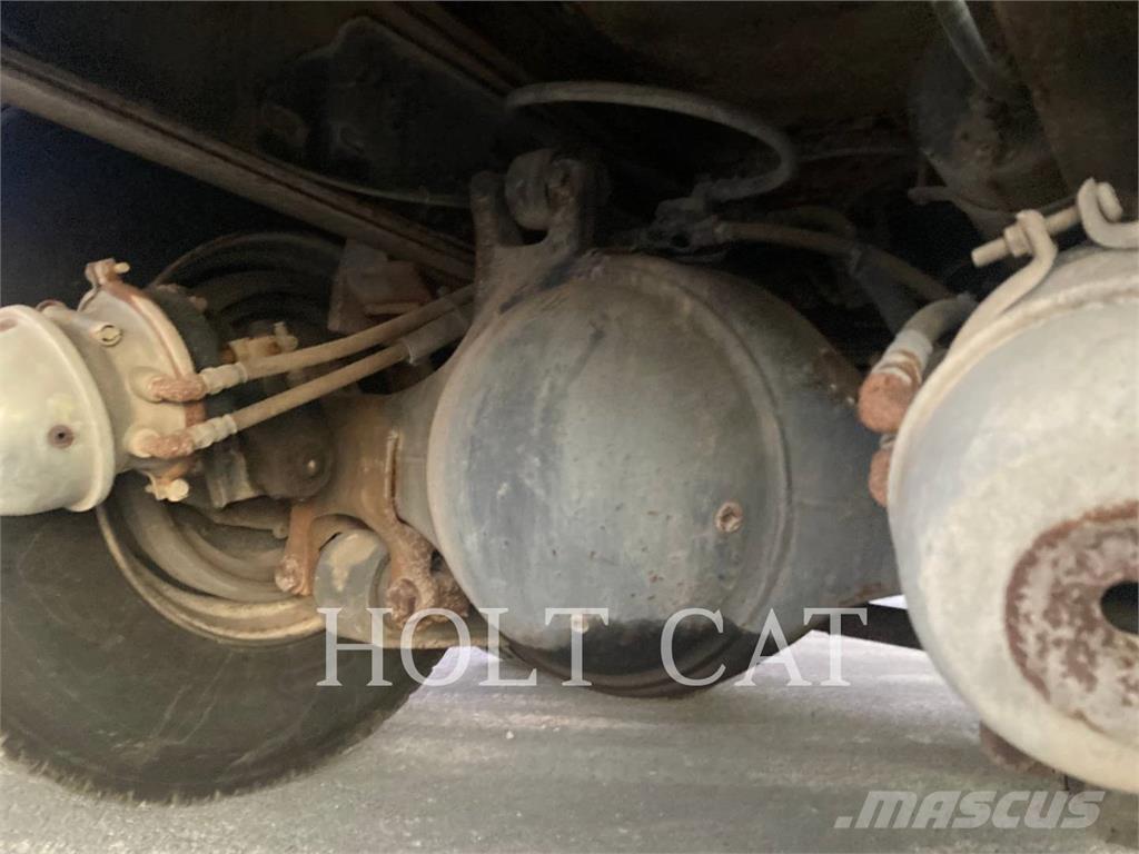 Ford L8000 Грузовики-цистерны