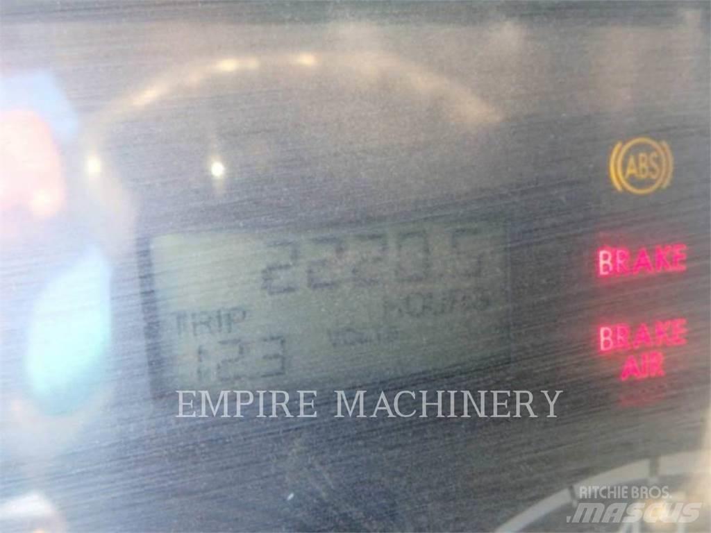 Freightliner 2K WT Грузовики-цистерны