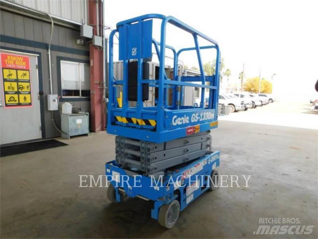 Genie GS1330 Коленчатые подъемники
