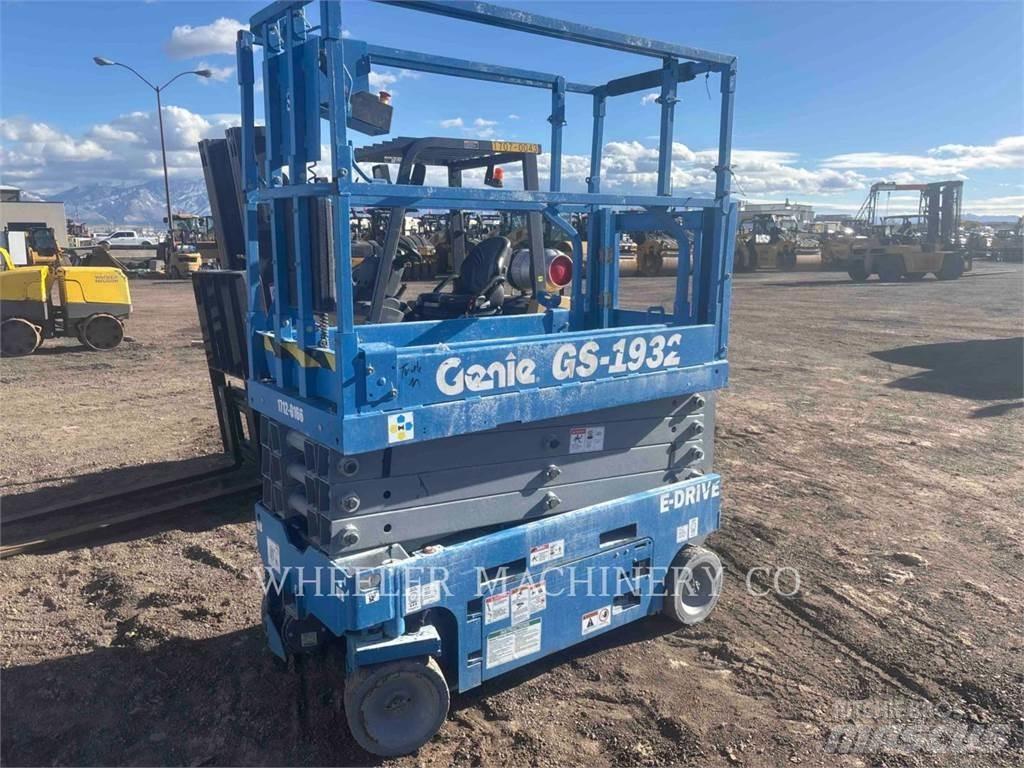 Genie GS1932 Ножничные подъемники