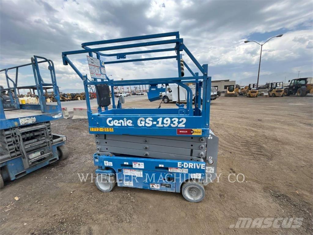 Genie GS1932 Ножничные подъемники