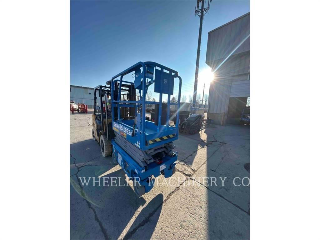 Genie GS1932M Ножничные подъемники