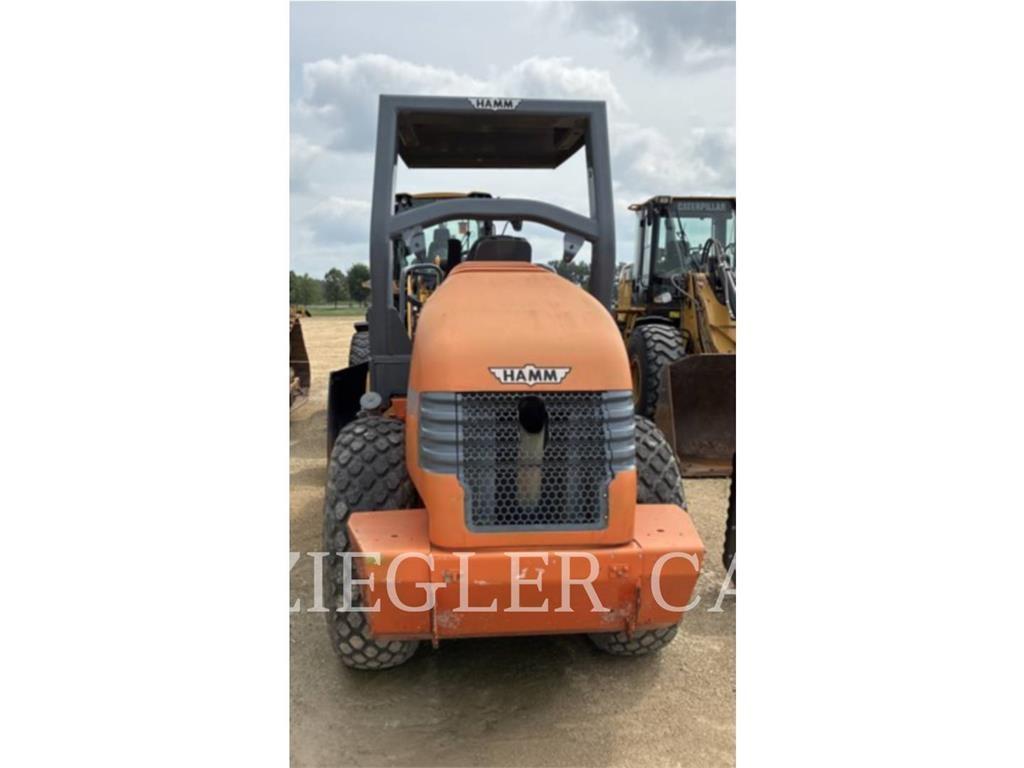 Hamm 3307 SMOOTH Уплотнители грунта