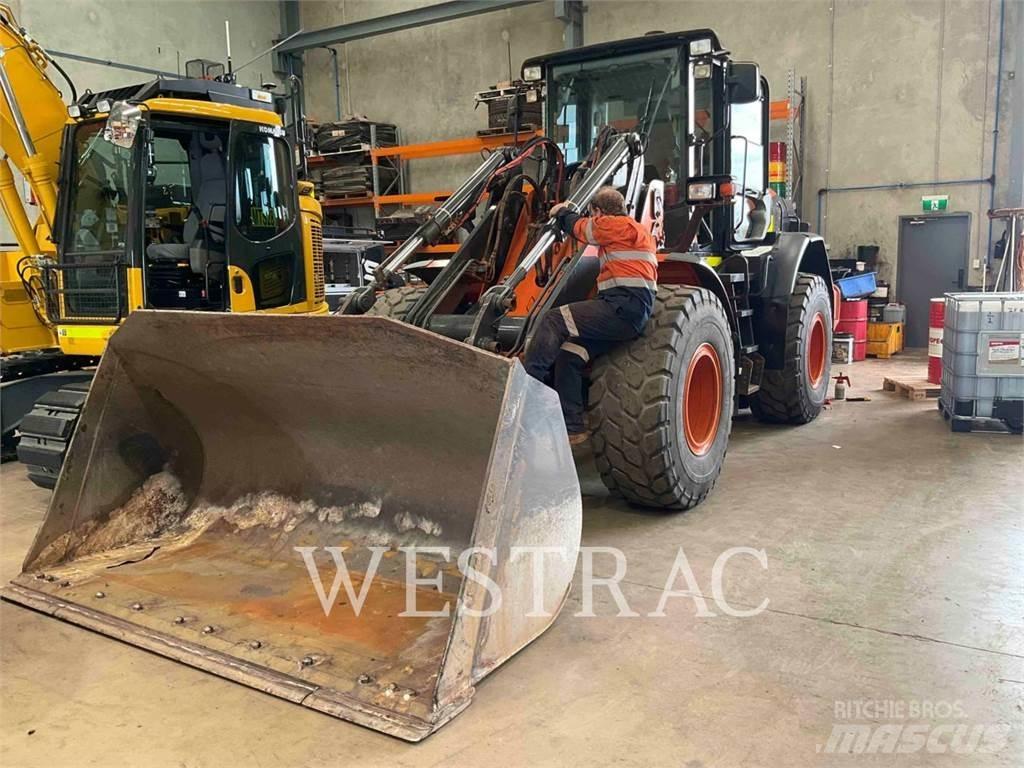 Hitachi ZW180-5B Фронтальные погрузчики