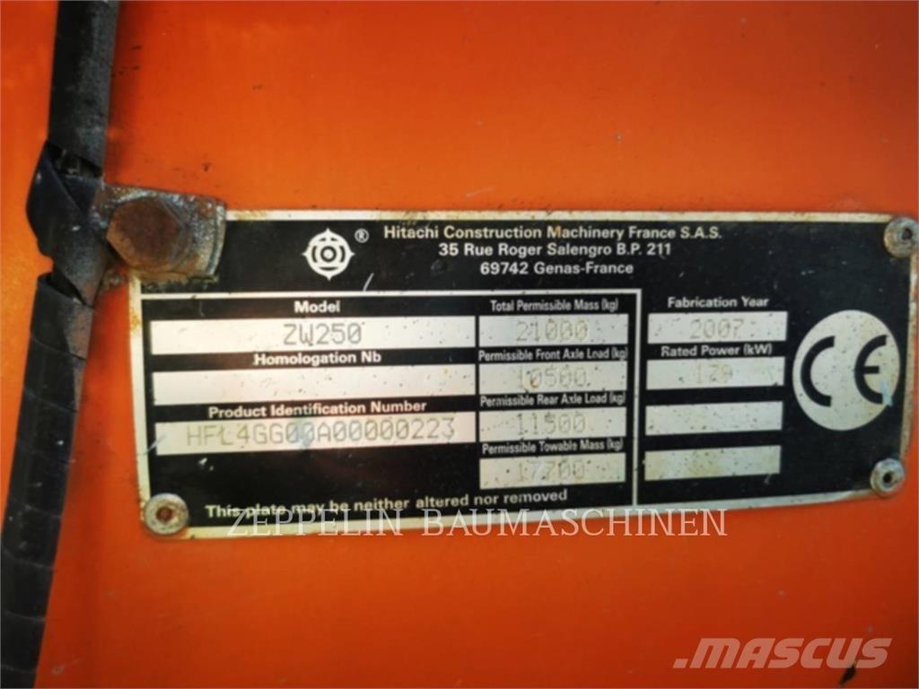 Hitachi ZW250 Фронтальные погрузчики