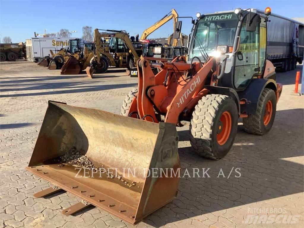 Hitachi ZW95 Фронтальные погрузчики