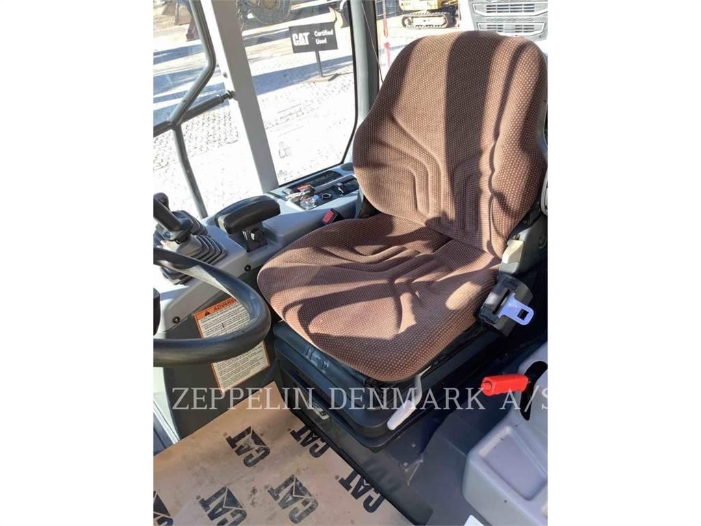 Hitachi ZW95 Фронтальные погрузчики