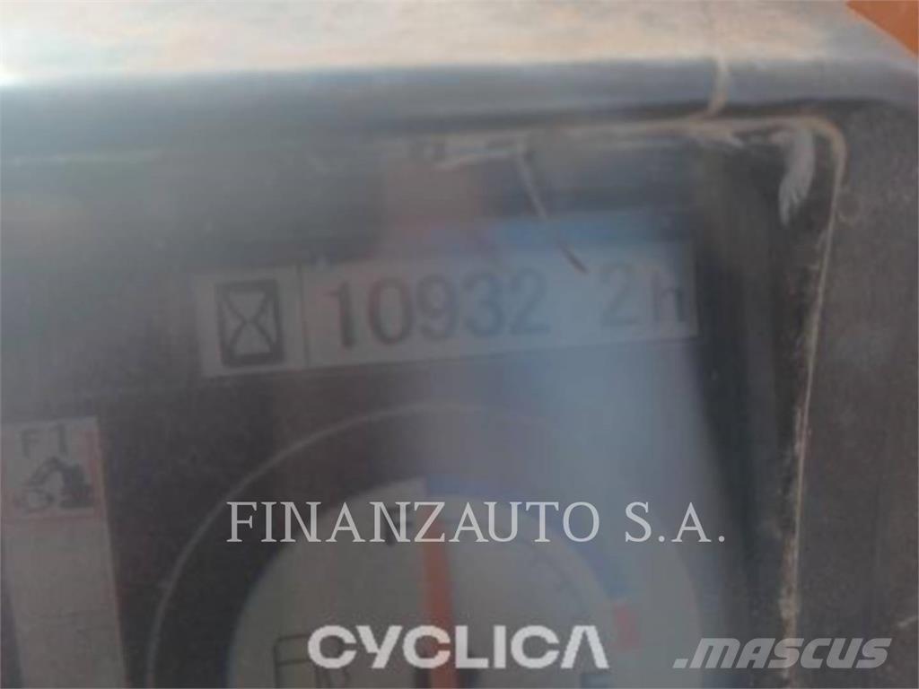 Hitachi ZX210 Гусеничные экскаваторы