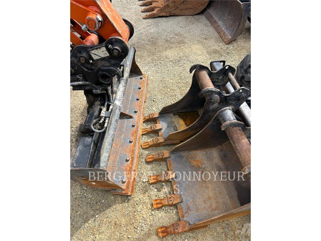 Hitachi ZX26U-6 Гусеничные экскаваторы