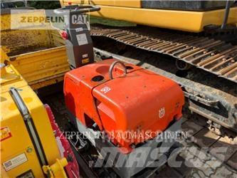 Husqvarna FS250 Навесные резаки асфальта