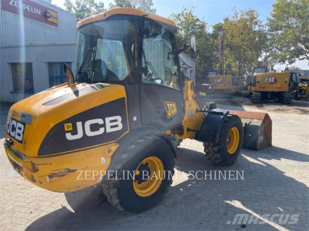 JCB 406 Фронтальные погрузчики
