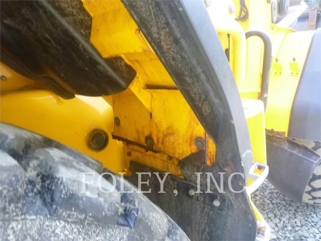 JCB 427 HT T4F Фронтальные погрузчики