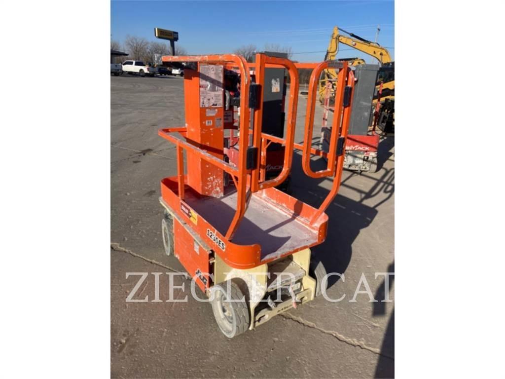 JLG 1230ES Ножничные подъемники