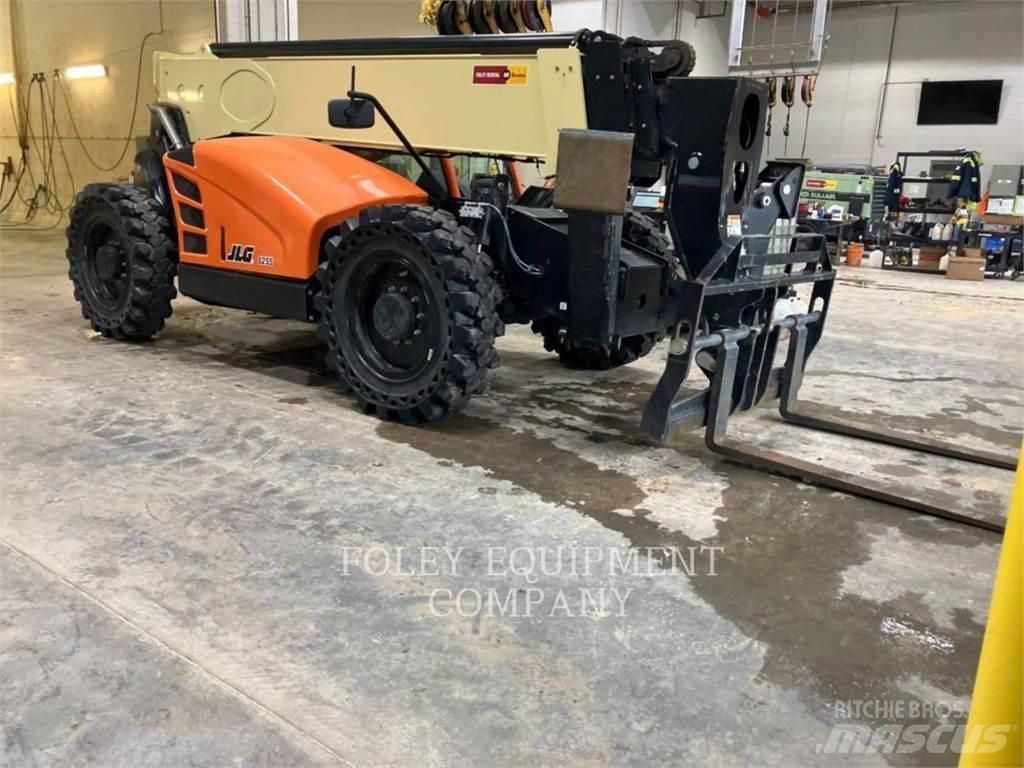 JLG 1255C Телескопические погрузчики