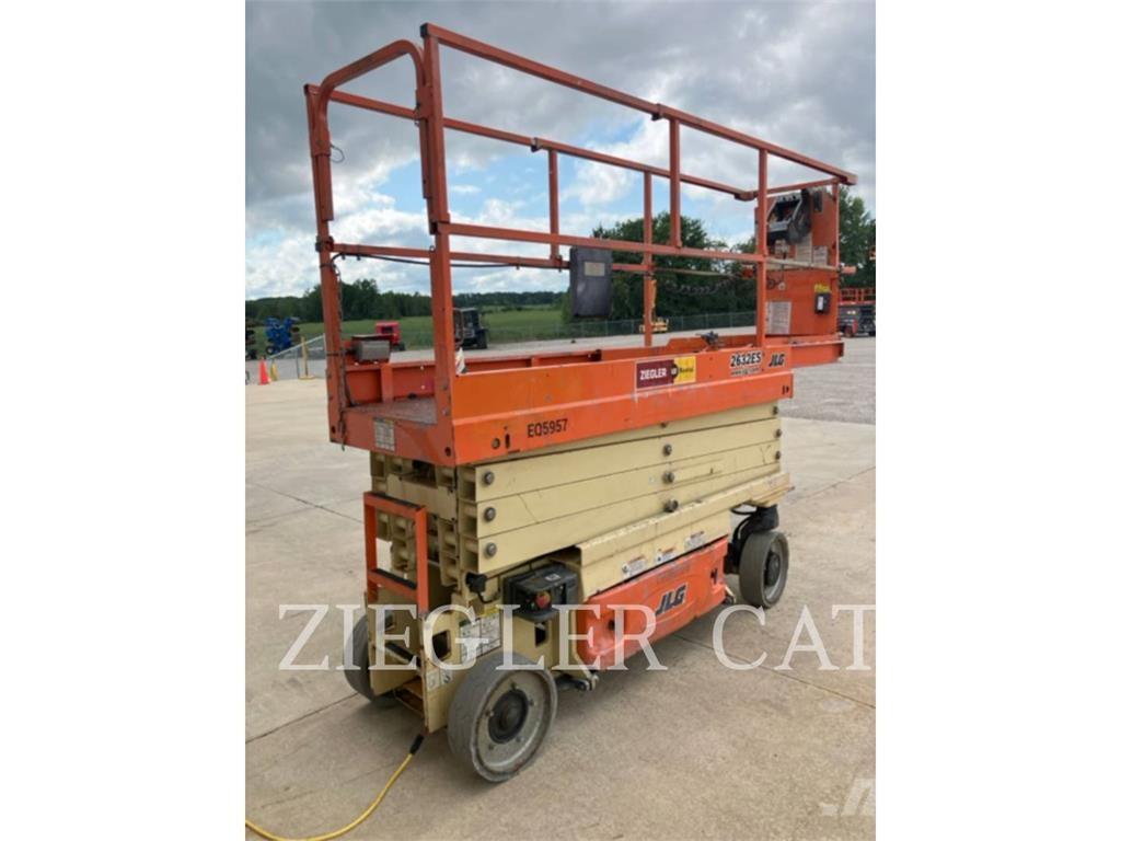 JLG 2632ES Ножничные подъемники
