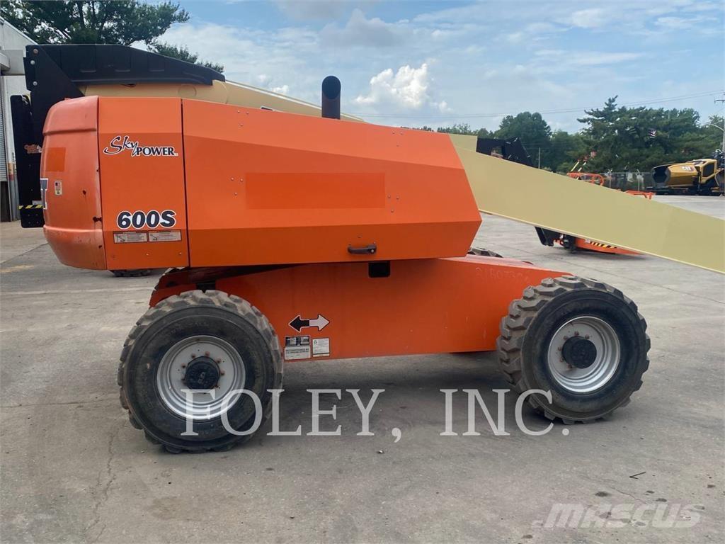JLG 600S Коленчатые подъемники