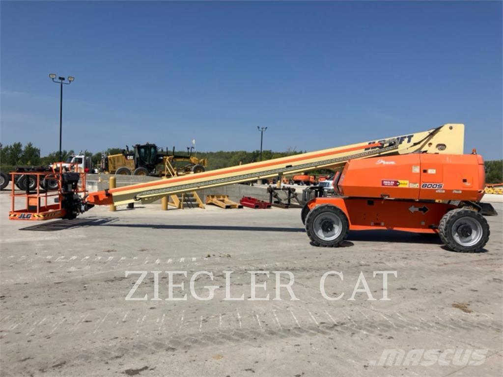 JLG 800S Коленчатые подъемники