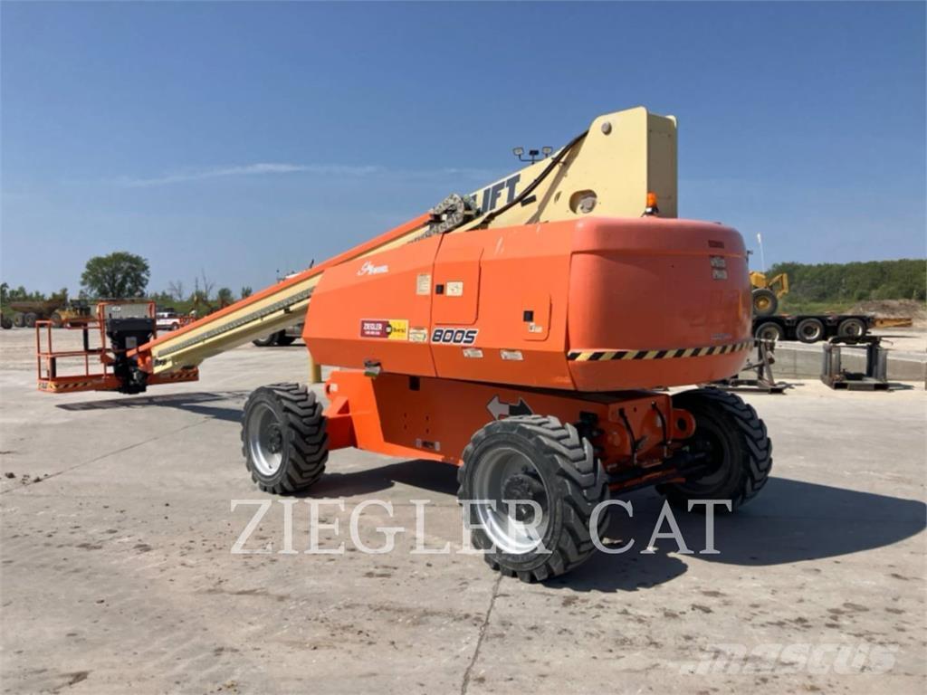 JLG 800S Коленчатые подъемники
