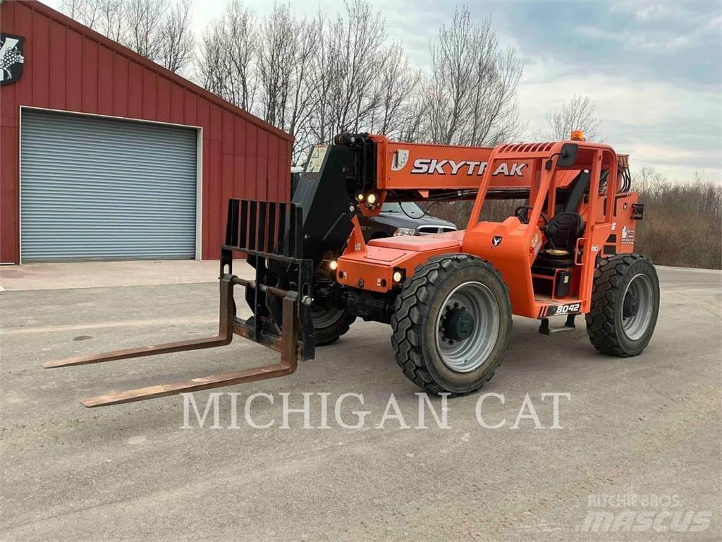 JLG 8042 Телескопические погрузчики