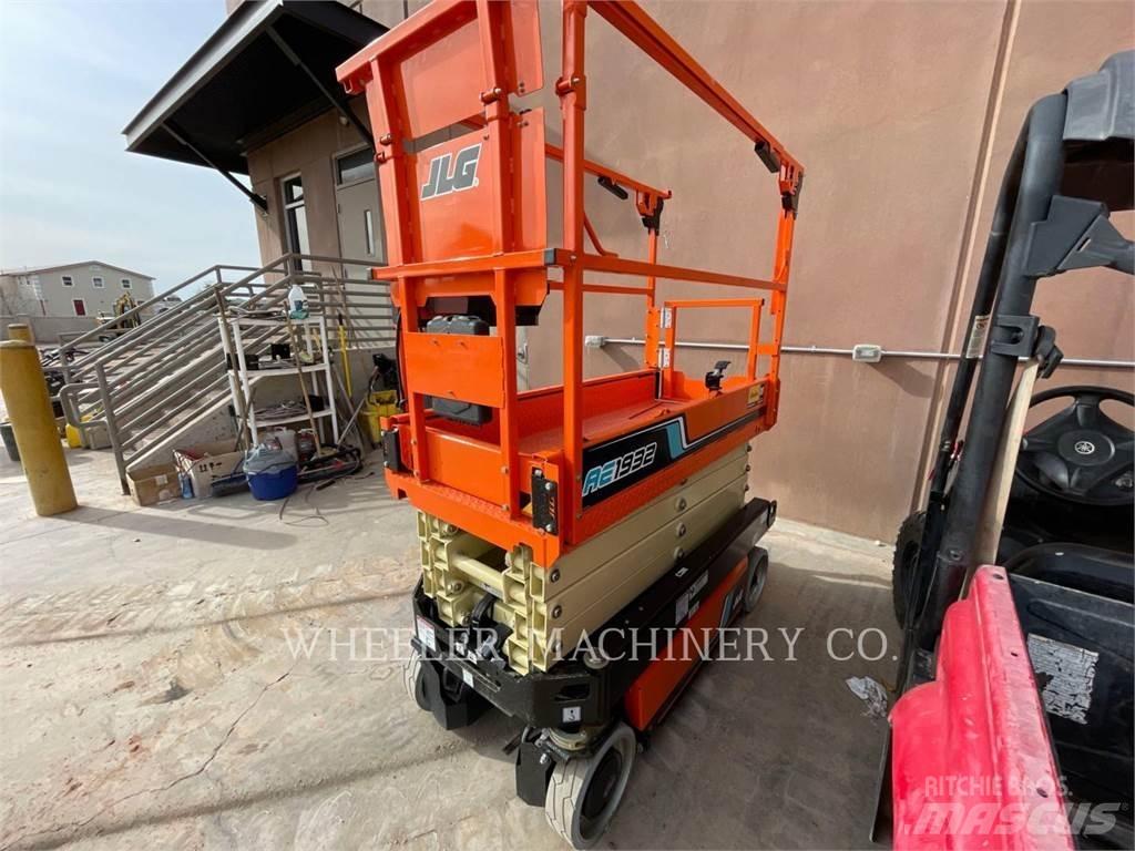 JLG AE1932 Ножничные подъемники