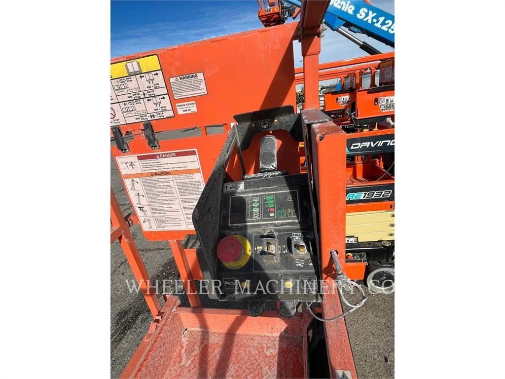 JLG AE1932 Ножничные подъемники