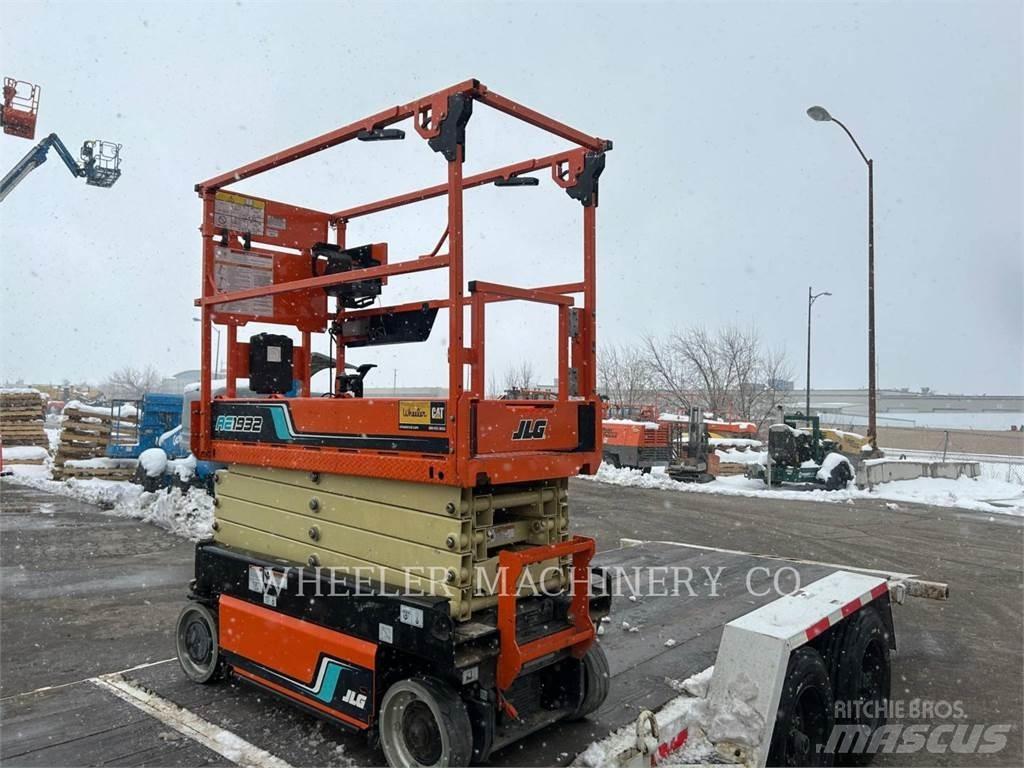 JLG AE1932 Ножничные подъемники